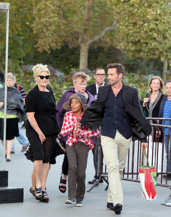 Hugh Jackman: στο Παρίσι οικογενειακώς!