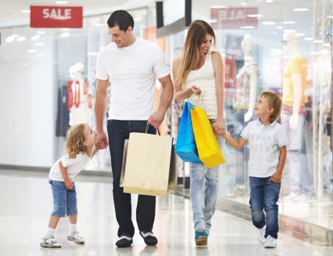http://www.infokids.gr/wp-content/uploads/2014/09/Family-Shopping-in-Mall.jpg