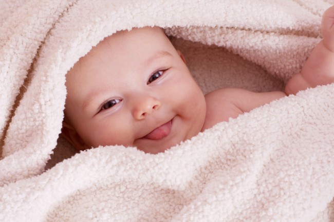 Cute-Baby-with-the-Blanket