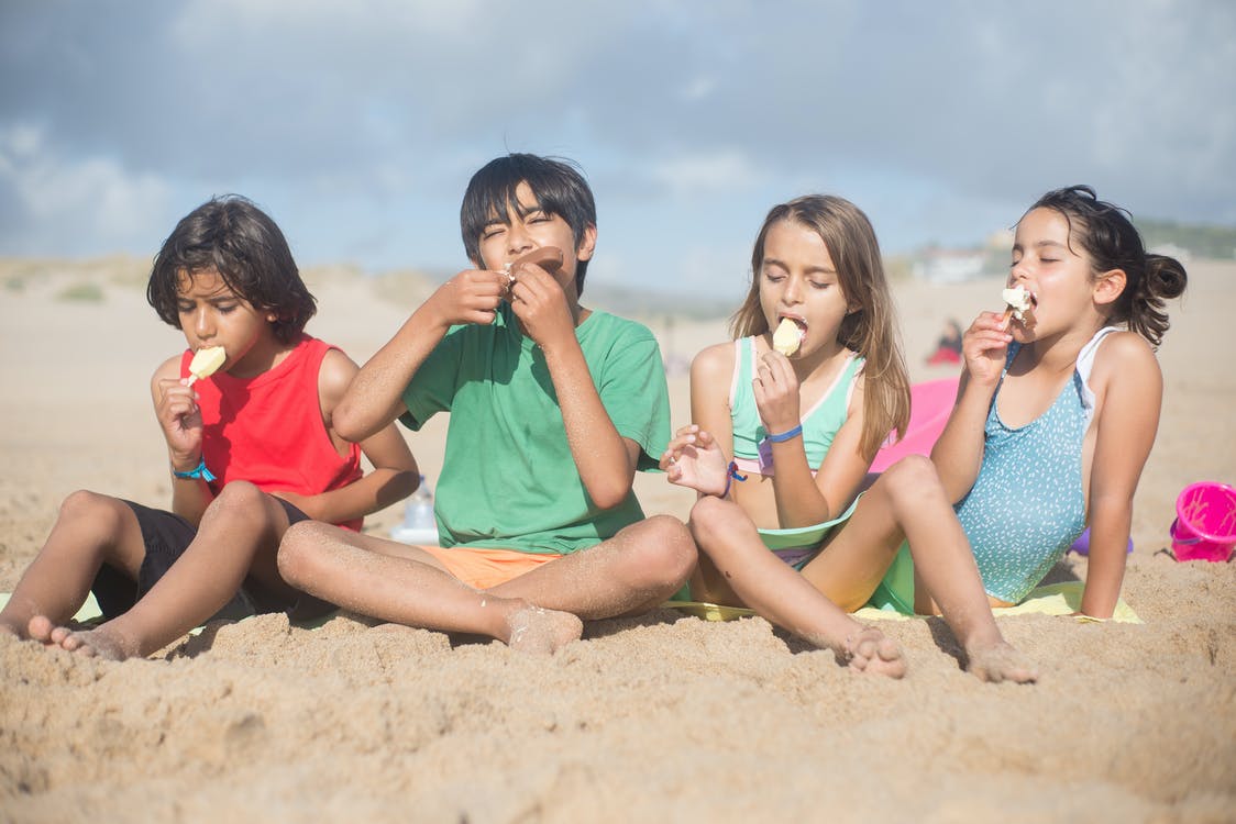 Γιατί τα παιδιά παχαίνουν το καλοκαίρι;