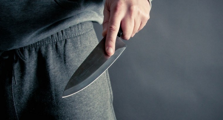 Σοκ στη Λάρισα: 18χρονος μαχαίρωσε τον πατέρα του – Δίνει μάχη για να κρατηθεί στη ζωή