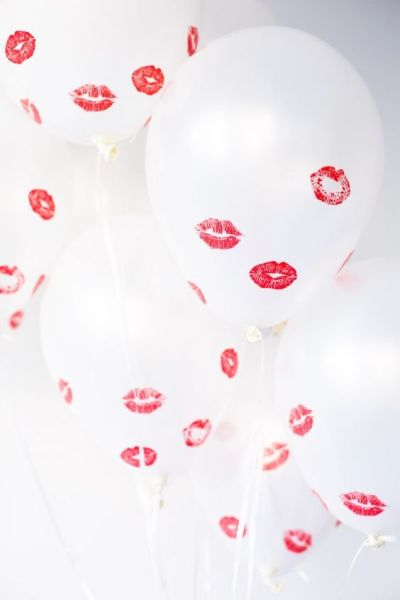 φιλιά σε μπαλόνια
