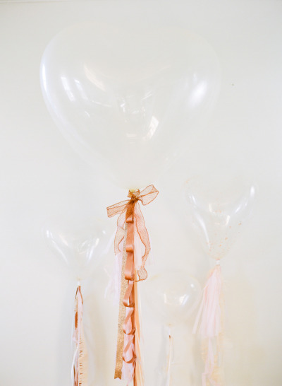 μπαλόνια με φιόγκους