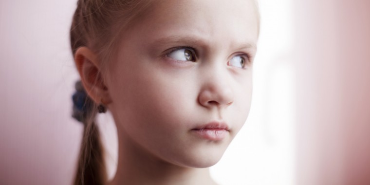 Ποια σημάδια στη συμπεριφορά του παιδιού φανερώνουν ότι αντιμετωπίζει διαταραχές λόγου και ομιλίας
