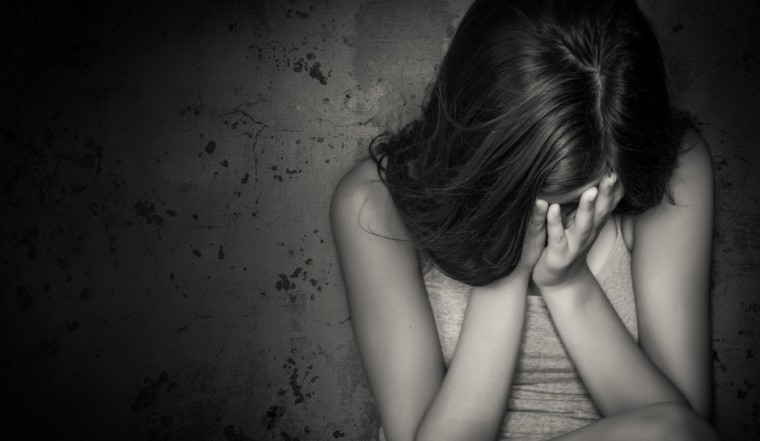Φρίκη στο Ηράκλειο: 13χρονη θύμα βιασμού από τον πατριό της ενώ η μητέρα της γεννούσε το παιδί του...
