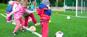 Ομαδικά αθλήματα για τα παιδιά: 10 πλεονεκτήματα