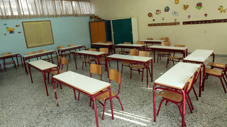 Θεσσαλονίκη: Δάσκαλος σκηνοθέτησε ληστεία μέσα σε σχολείο και έκλεψε τα χρήματα εκδρομής