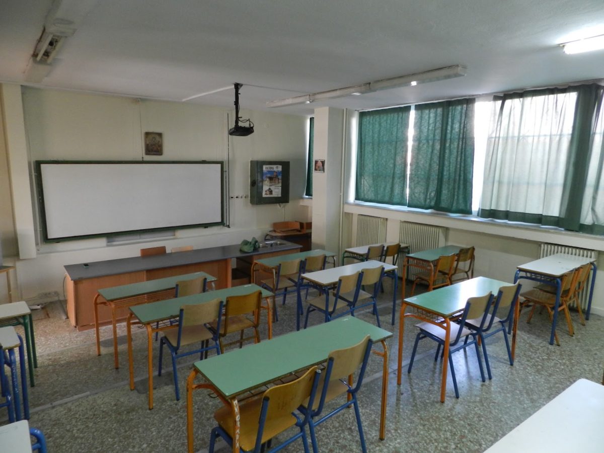 Θλίψη στην Κάλυμνο: 49χρονος καθηγητής πέθανε μέσα στο σχολείο