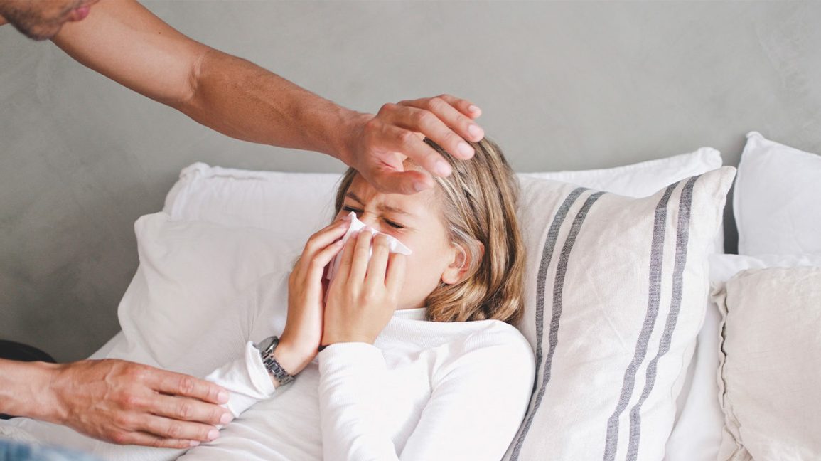 Γρίπη, στρεπτόκοκκος, ιός της καμήλας – Τα ύποπτα συμπτώματα που πρέπει να προσέξουν οι γονείς