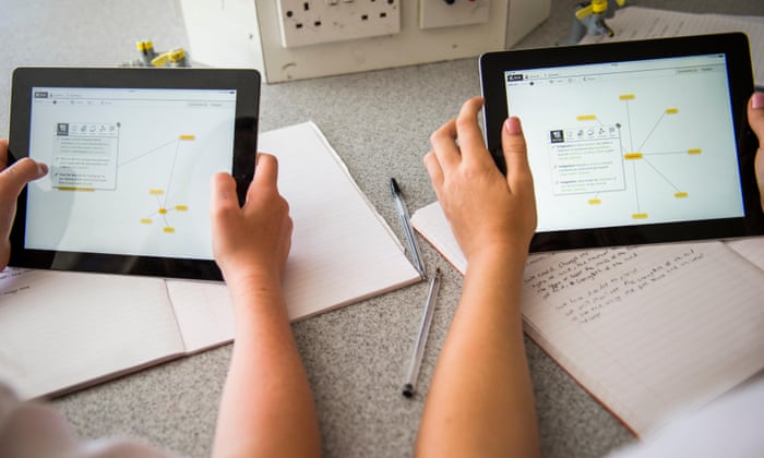 Εξ αποστάσεως διδασκαλία: Πώς οι μαθητές να συνδεθούν τηλεφωνικά  – Πώς να παίρνουν τα μαθήματα μέχρι να εγγραφούν στο Δίκτυο