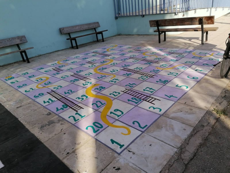 Τα επιδαπέδια παιχνίδια στο 14ο Δημ. Σχ. και Νηπιαγωγείο Χανίων έχουν γίνει η αγαπημένη γωνιά του σχολείου
