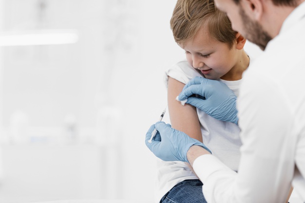 Γιατί να κάνει το παιδί μου το εμβόλιο για τον κορωνοϊό;