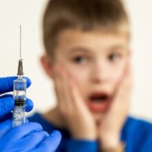 Εξαδάκτυλος: "Δωρεάν θα γίνονται οι εμβολιασμοί των παιδιών στα παιδιατρεία"