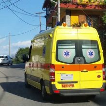 Αγωνία στην Πάτρα: 17χρονη παρασύρθηκε από αυτοκίνητο