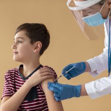 Ανοίγει σήμερα η πλατφόρμα για τον εμβολιασμό άνω των 12 ετών - Πώς θα γίνεται η διαδικασία