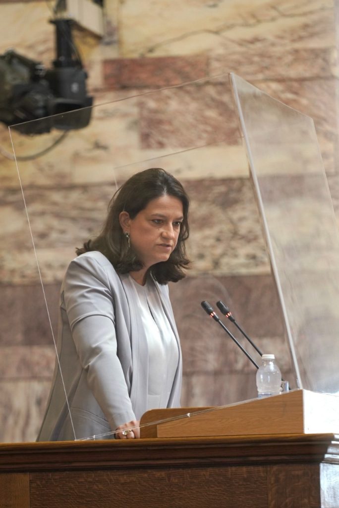 Κεραμέως: «Η κοινωνία διψά για ποιοτική εκπαίδευση για καλύτερο και πιο αυτόνομο σχολείο»