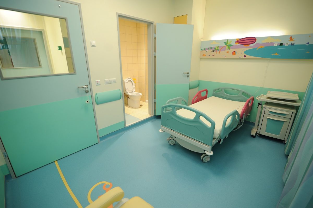 Συναγερμός στα Νοσοκομεία Παίδων: Διασωληνώθηκε 12χρονος με κορωνοϊό - 13 παιδιά και βρέφη νοσηλεύονται
