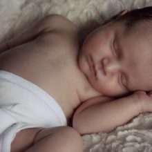 Είδηση σοκ: Εγκατέλειψε το μωρό της στο κέντρο της Αθήνας και μετά ...το αναζητούσε πανικόβλητη