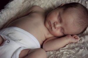 Είδηση σοκ: Εγκατέλειψε το μωρό της στο κέντρο της Αθήνας και μετά ...το αναζητούσε πανικόβλητη