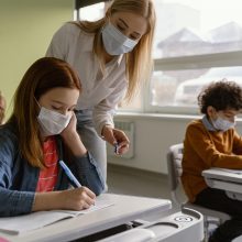 Πανεπιστήμιο Αθηνών: Πώς θα διαλέξετε τις σωστές μάσκες για τα παιδιά ενόψει της νέας σχολικής χρονιάς