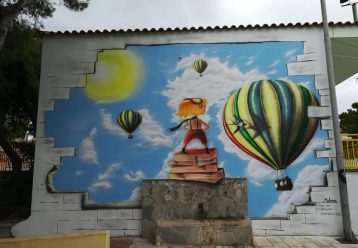 Η νέα τοιχογραφία αυτού του Δημοτικού Σχολείου πυροδοτεί τη φαντασία και την έμπνευση των μαθητών