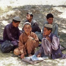 Οι Ταλιμπάν απέκλεισαν όλα τα κορίτσια από το Γυμνάσιο και το Λύκειο