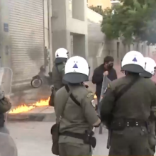 Εικόνες ντροπής στο ΕΠΑΛ Σταυρούπολης: Μάχη με πολιτική χροιά μεταξύ μαθητών και κουκουλοφόρων (video)