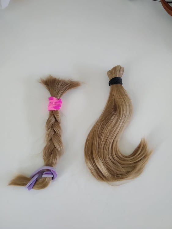 Ηχηρό μήνυμα για τον καρκίνο του μαστού έστειλε αυτό το σχολείο - Μαθήτρια έκοψε τα μαλλιά της και τα χάρισε (φωτό)