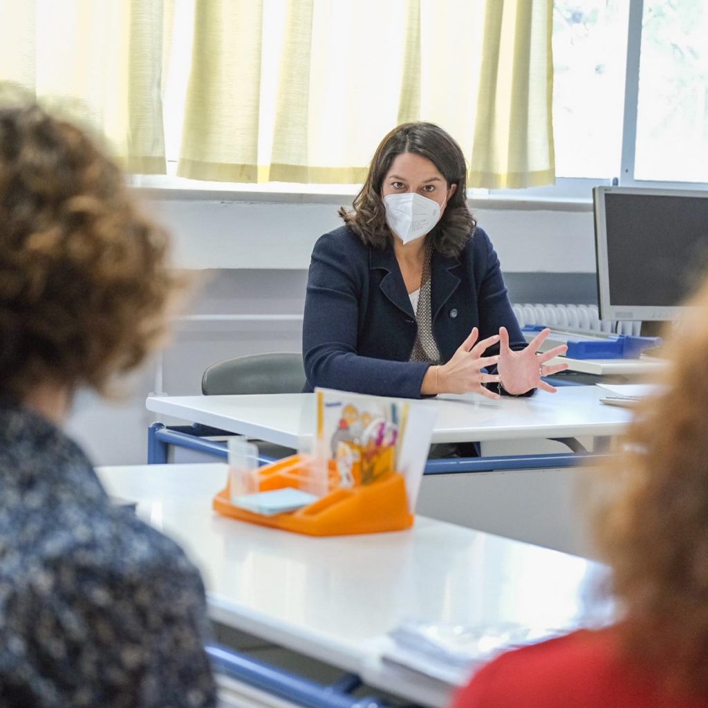 Η Νίκη Κεραμέως συνάντησε τους μαθητές του 5ου Δημοτικού Σχολείου Μεταμόρφωσης