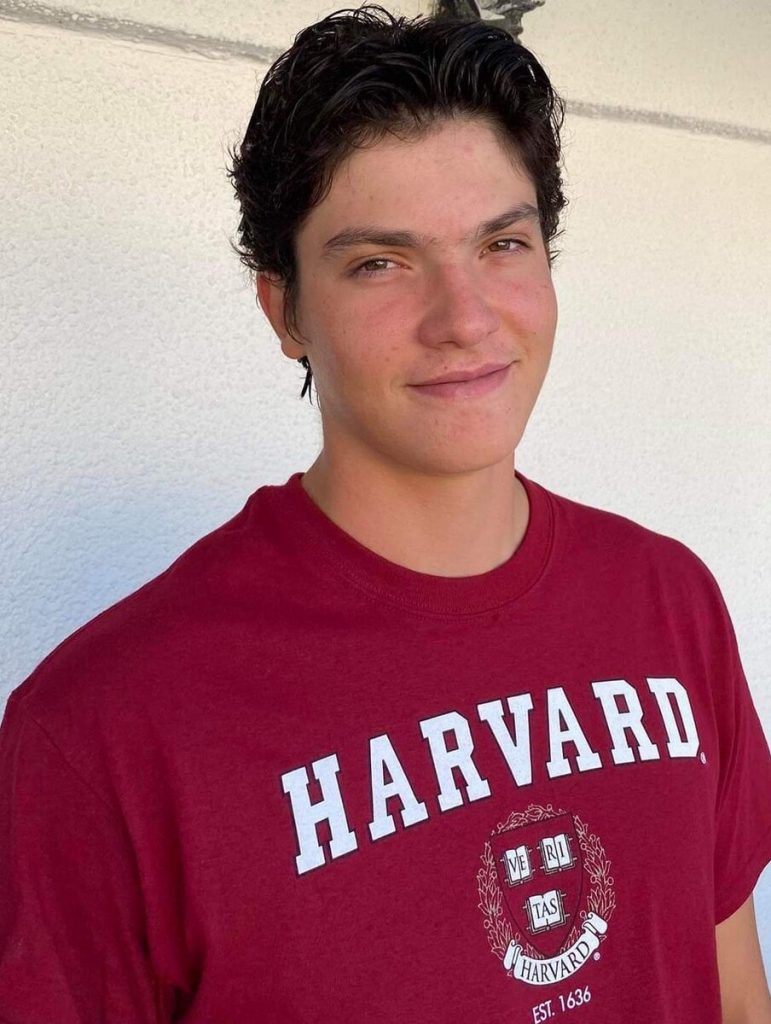 Απόστολος Λυκομήτρος: O 17χρονος μαθητής και κωπηλάτης απέσπασε 100% υποτροφία στο Harvard 