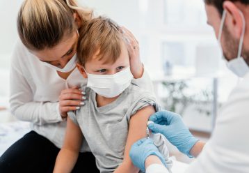 Ικανοποιημένη από τον εμβολιασμό των παιδιών ο Θεμιστοκλέους