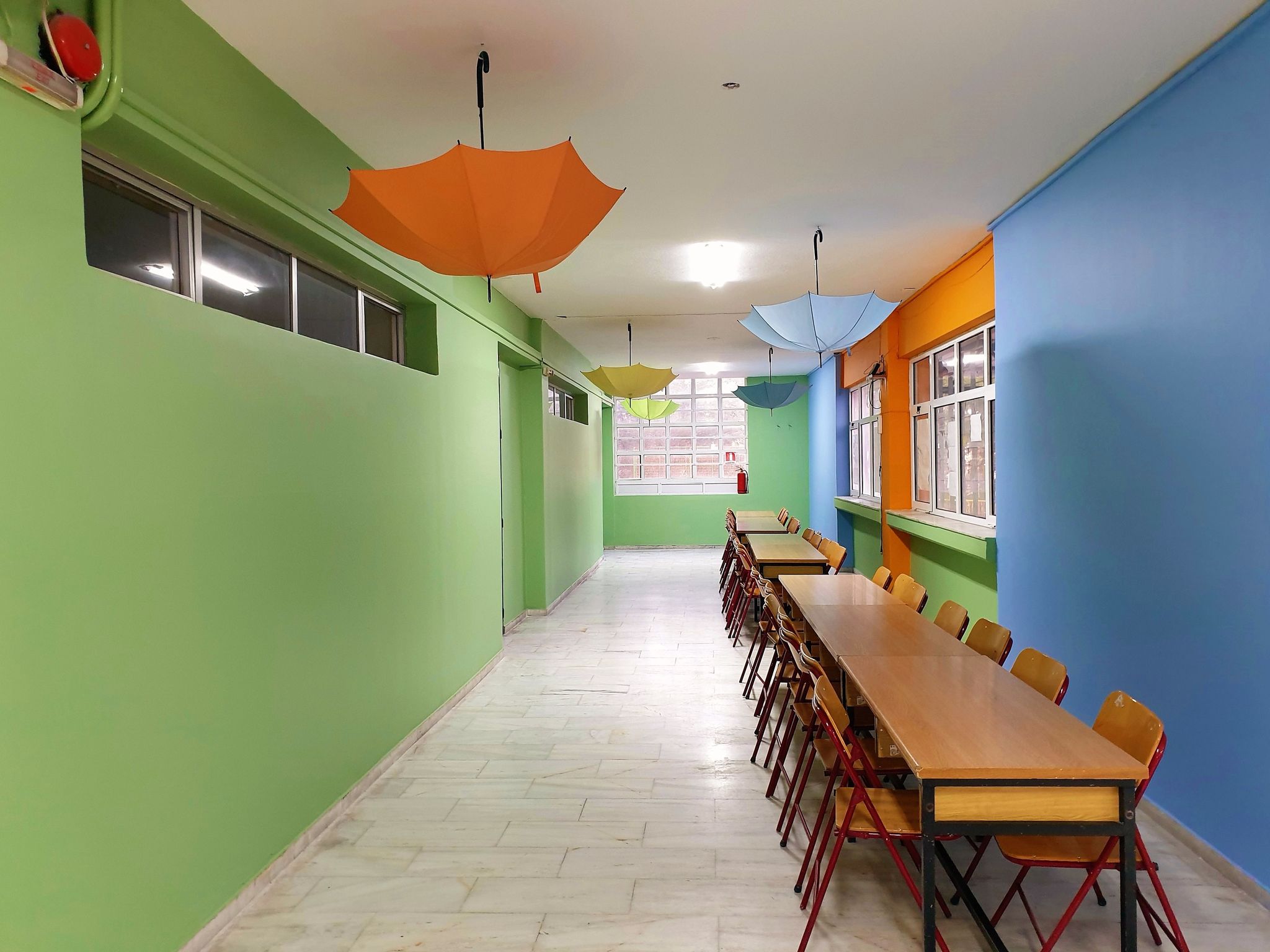 Ένας υπέροχος "Μικρός Πρίγκιπας" στολίζει το 3ο Δημοτικό Σχολείο Άνω Λιοσίων και εντυπωσιάζει τους μαθητές