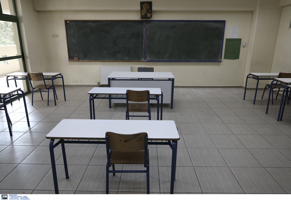 «Στο αν πρέπει να ανοίξουν τα σχολεία η απάντηση είναι αδιαμφισβήτητα ναι»: Μια εκπαιδευτικός εξηγεί