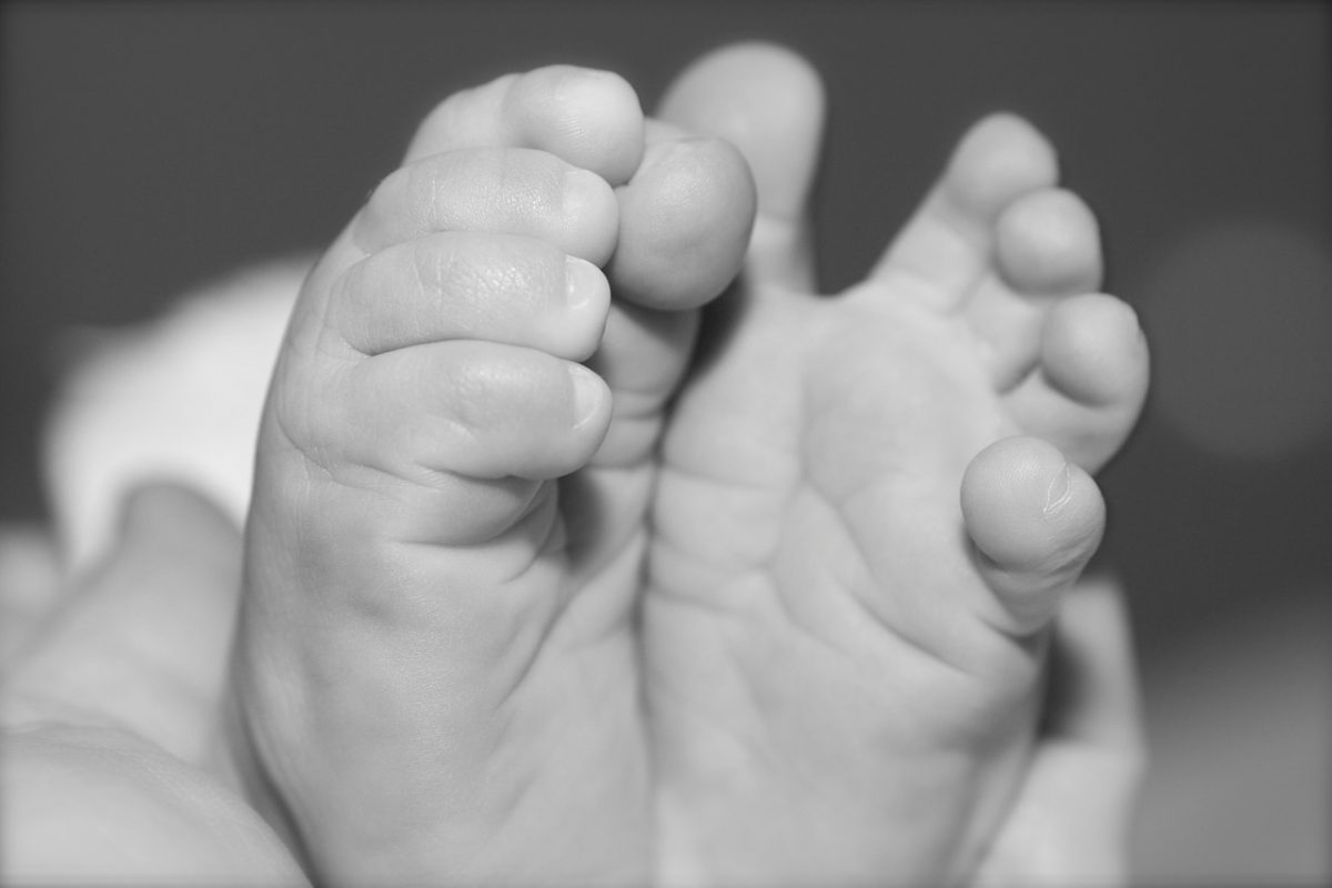 Κύπρος: 2,5 μηνών μωρό ξεψύχησε στο Μακάρειο - Υπό κράτηση οι γονείς έπειτα από τη σοκαριστική νεκροτομή