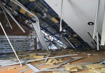Κατέρρευσε η οροφή του γηπέδου των εκπαιδευτηρίων Δούκα: "Θα θρηνούσαμε μαθητές"
