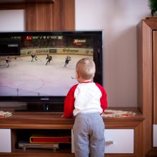 Αν έχετε παιδάκι 1-3 ετών, δείτε γιατί δεν πρέπει να βλέπει τηλεόραση πάνω από 2 ώρες την ημέρα