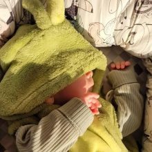 "Είναι το παιδί της καρδιάς μου και μας γέμισε με άπειρη χαρά": Συγκινεί η μαμά για την υιοθεσία του μωρού