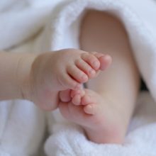 Μοιραίο λάθος γυναικολόγου άφησε το μωρό τους εγκεφαλικά παράλυτο: Αποζημίωση-μαμούθ από το δικαστήριο