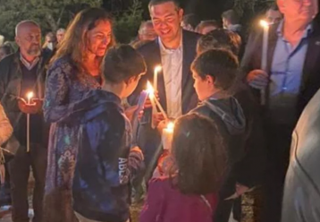 Στην Ανάσταση με τα παιδιά του ο Αλέξης Τσίπρας: Το μήνυμα που ανέβασε στο Twitter