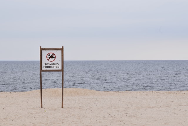 Υπ. Υγείας: Αυτές είναι οι 12 ακατάλληλες ακτές για κολύμβηση στην Αττική