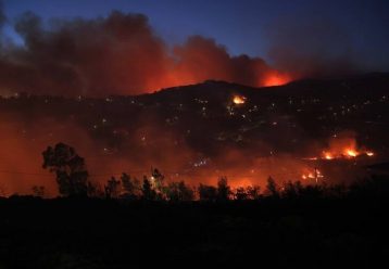 Μάτα Τσικρικά, πρόεδρος Πνευμονολόγων Ελλάδας: "Οι εγκυμονούσες και οι θηλάζουσες να απομακρυνθούν από τις περιοχές της φωτιάς"