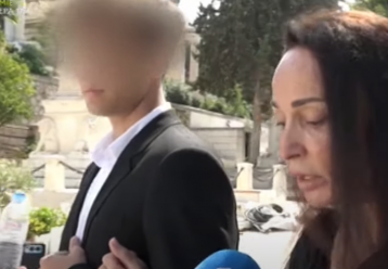 Βίκυ Σταμάτη: Με τον 15χρονο γιο της στο μνημόσυνο του Άκη Τσοχατζόπουλου (βίντεο)