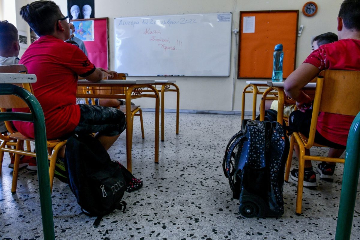 ΟΙΕΛΕ: Μέγα σκάνδαλο «διπλών συμβάσεων» σε πολλά ιδιωτικά σχολεία – Η καταγγελία για σχολείο της Αττικής