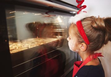 Χριστουγεννιάτικοι γλυκοί πειρασμοί: Τι να προσέξουμε στη διατροφή των παιδιών μας