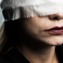 11 χρόνια κακοποίησης για 40χρονη μητέρα: "Έσπασε στην πλάτη μου ξύλινη ομπρέλα"